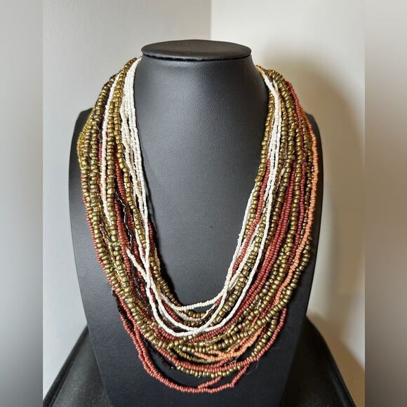 20" multi-strand glass seed beads necklace with large acrylic clasp! - Picture 11 of 14